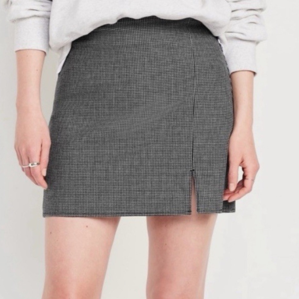 Old Navy Black & White Houndstooth Mini Skirt – Size M